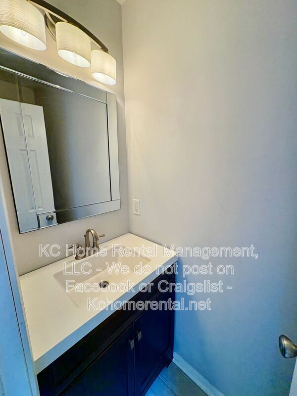 Building Photo - 8027 N Stoddard Ave