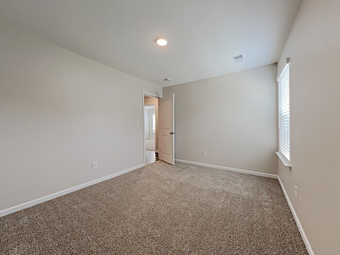 Building Photo - 439 Hager Lake Rd