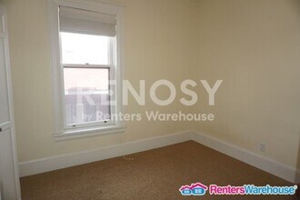 Building Photo - Very Nice 2BD/1BA Condo In St Paul! Summit Ave!