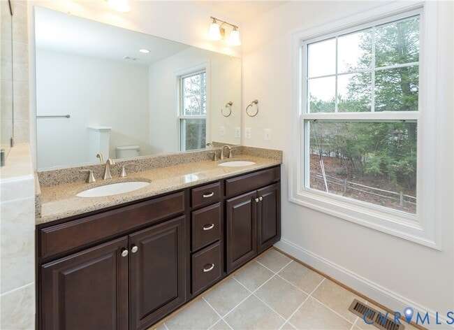 Building Photo - 5411 Hickory Ann Dr