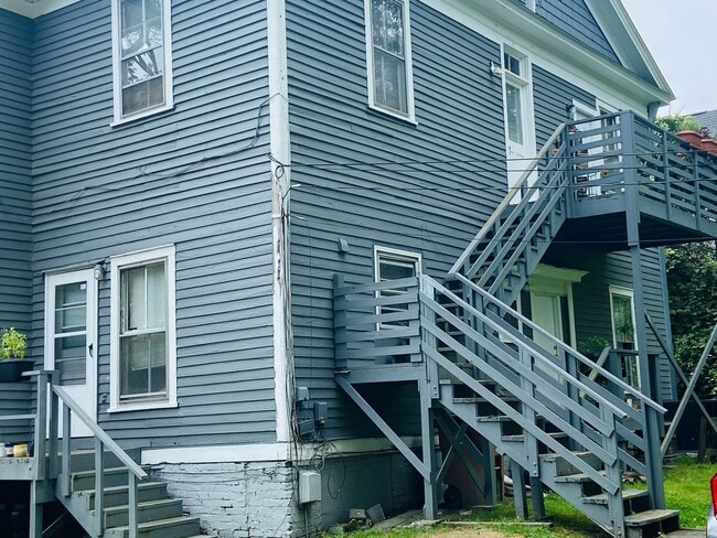 Building Photo - 1 Bedroom, 1 Bathroom Apartment in Greensboro!