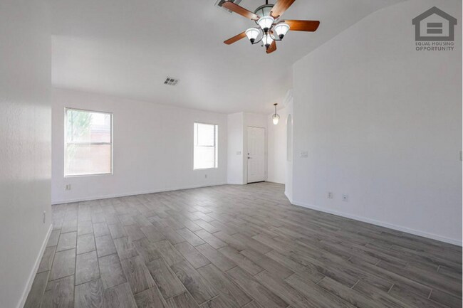 Building Photo - 4Bed/2Bath House in Buckeye! Move-In Ready on 06/04/2026!