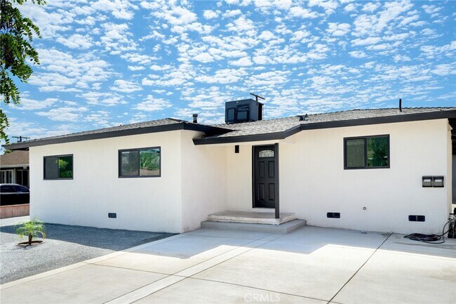 Primary Photo - 16734 Tribune St