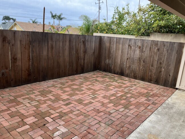 Building Photo - 173 Birch Ave