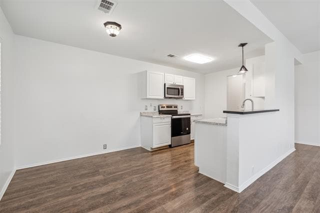 Building Photo - 8821 Tumbleweed Dr