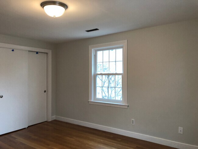 Building Photo - 288 Lagrange St