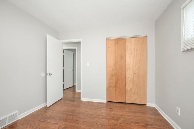 Building Photo - 3 BED 1 BATH BEAUTIFUL SINGLE FAMILY HOME ...