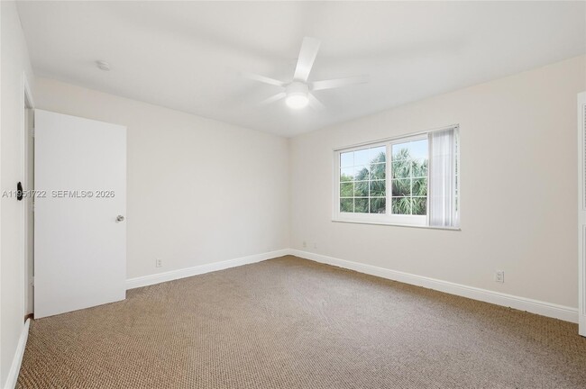 Building Photo - 3001 NW 5th Terrace