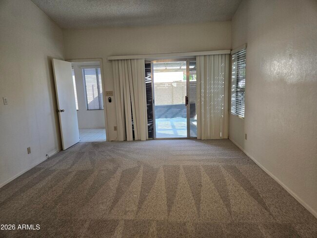 Building Photo - 3033 E Siesta Ln