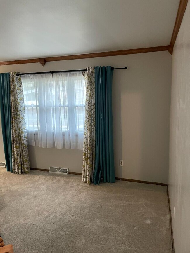 Building Photo - 9221-9223 W Morgan Ave - 9223