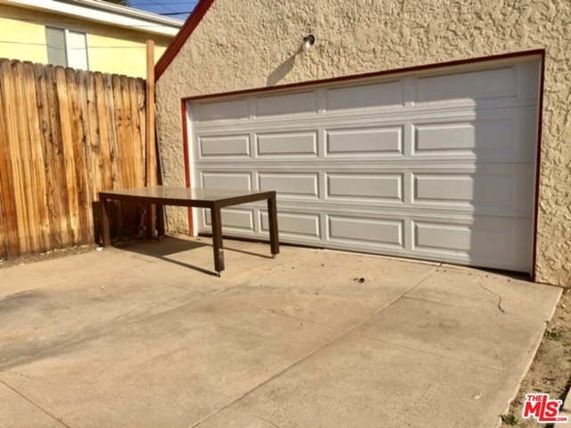 Building Photo - 1344 S Curson Ave
