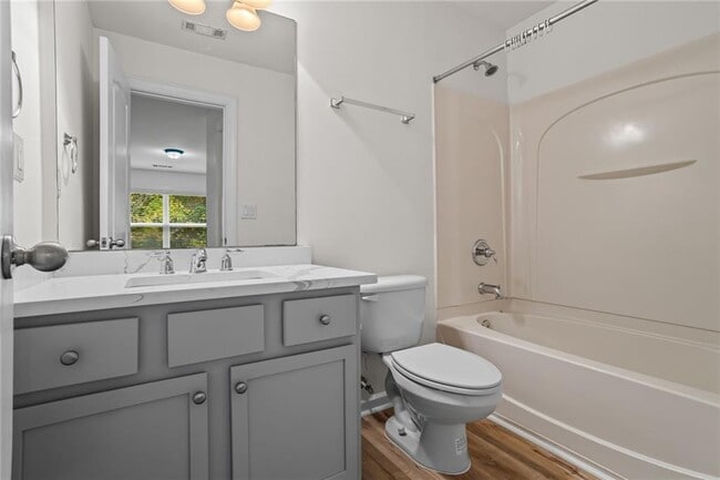 Building Photo - 3910 Dalwood Dr