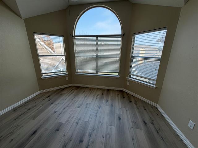 Building Photo - 1026 Elm Dr