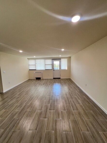 Building Photo - 123 S Munn Ave