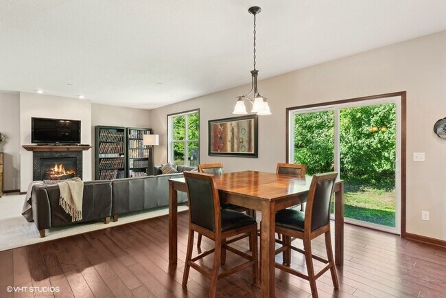 Gas Fireplace in Living Room - 4505 Yellowstone Ln N