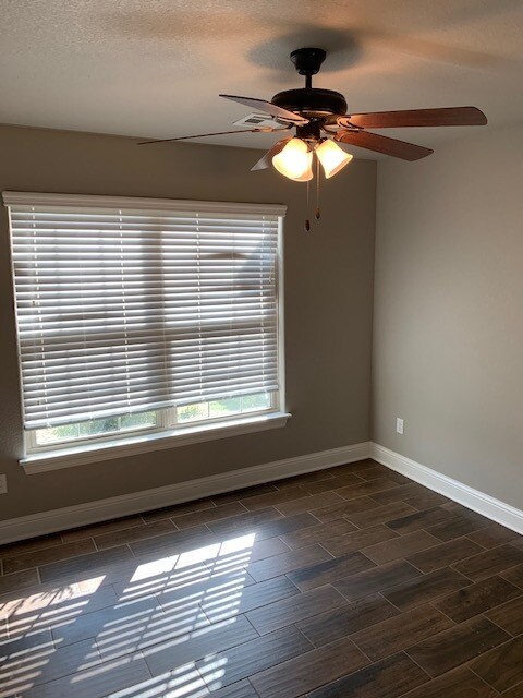 Building Photo - 2050 Eagle Dr