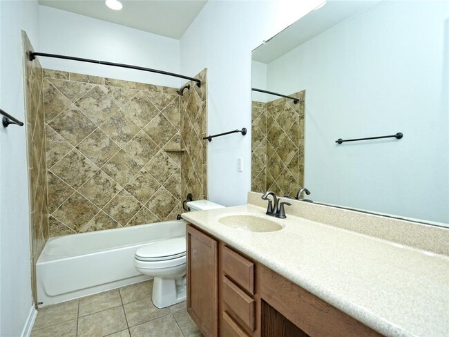 Building Photo - 501 Willow Walk Dr