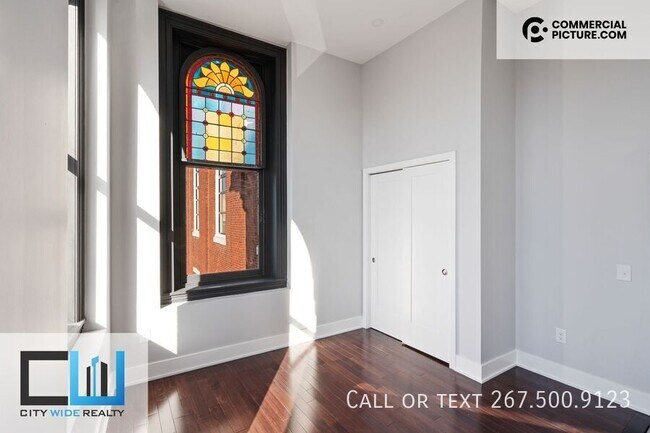 Building Photo - 929 Marlborough St