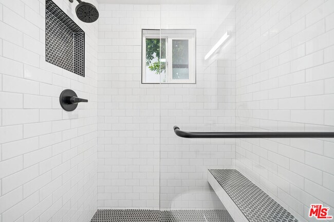 Building Photo - 1027 N Gardner St