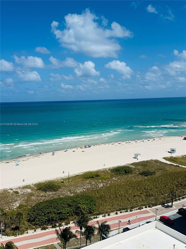 Building Photo - 5875 Collins Ave