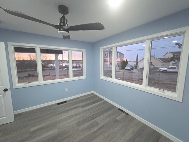 Building Photo - 595 Kingfisher Cir