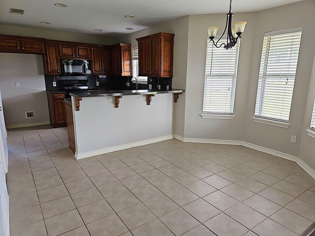 Building Photo - Gorgeous 3 Bedroom, 2 Bath Home in Flint!
