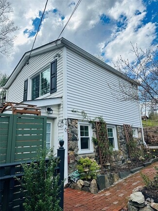 Building Photo - 48 Rutland Dr