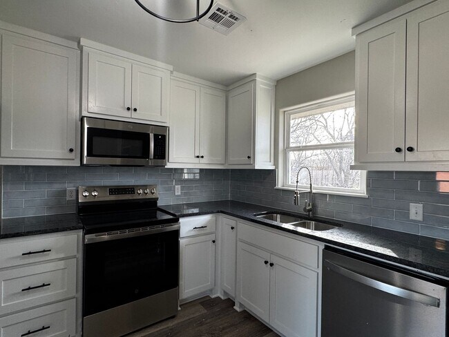 Building Photo - 414 NW 54th St