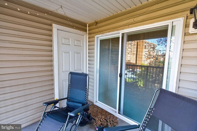 Building Photo - 3307 Wyndham Cir