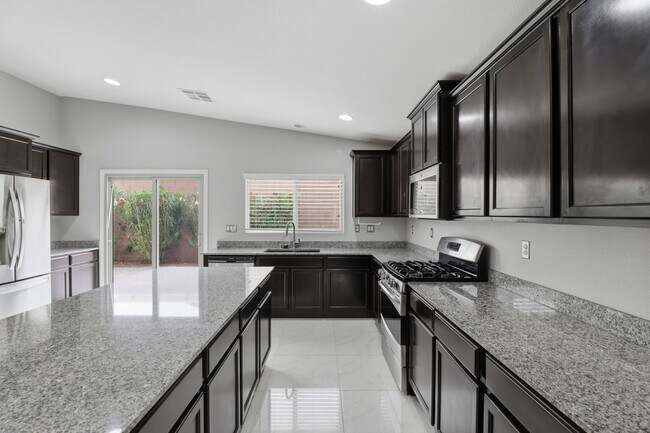 Building Photo - SW!!! Casita!!!! Single Story!!! 4 Bedrooms!!! Gated!!! End or Cut De Sac!!! Community green area...