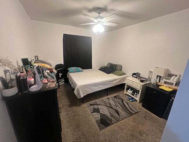 Building Photo - Golden Ridge Apartments