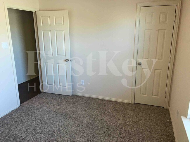 Building Photo - 1218 Jewel Ln