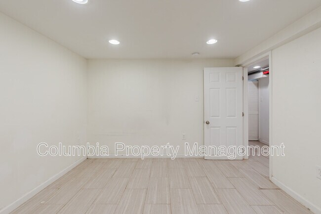 Building Photo - 3523 Warder St NW