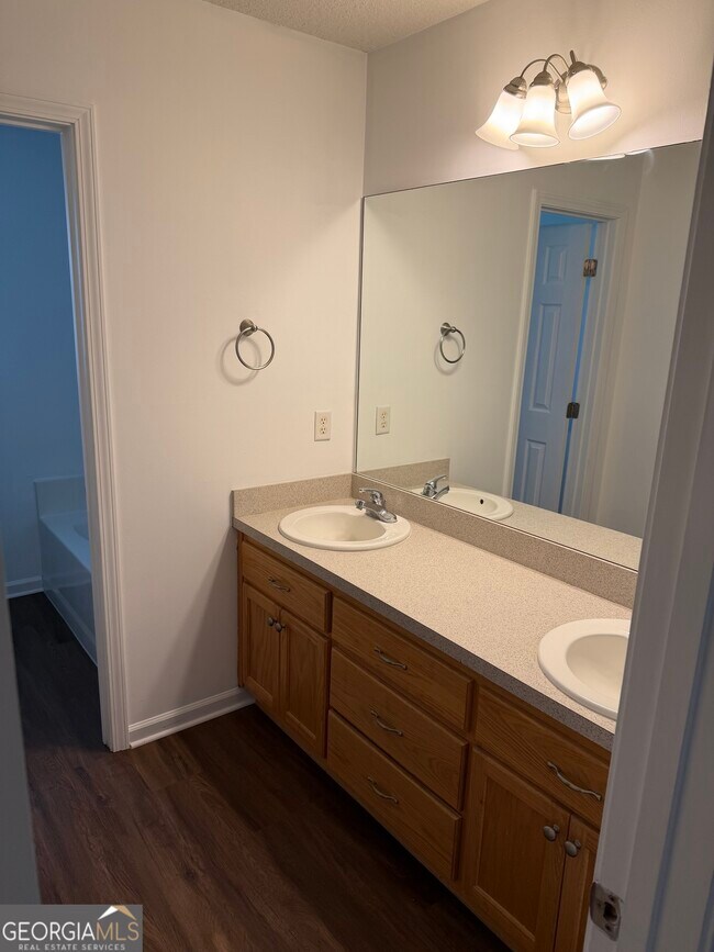 Building Photo - 244 Merriwood Cir