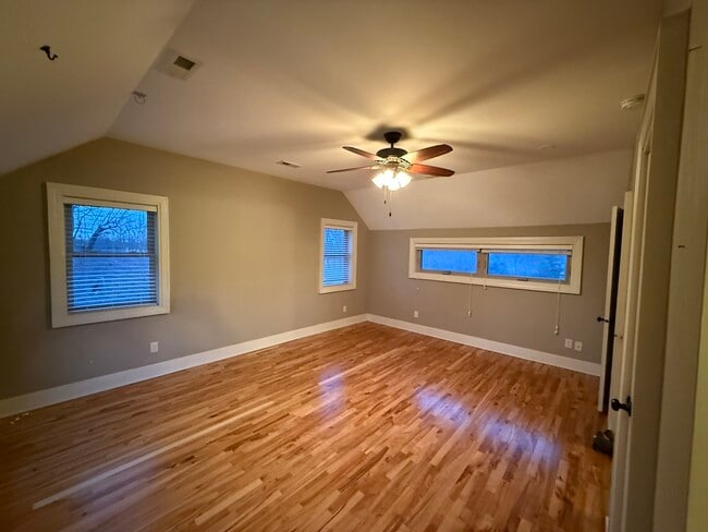 Building Photo - 42W546 IL-64