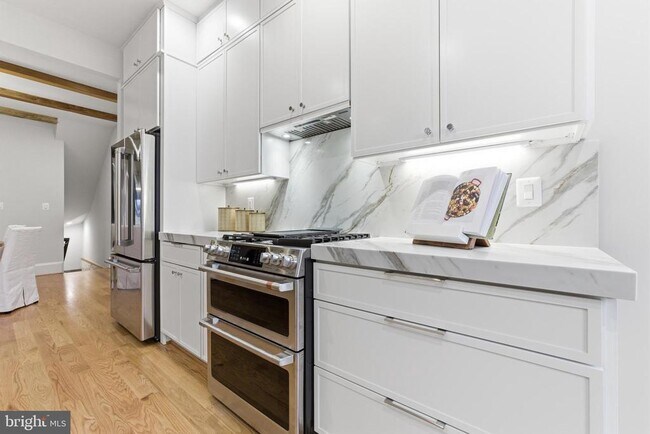 Building Photo - 1319 East Capitol St SE