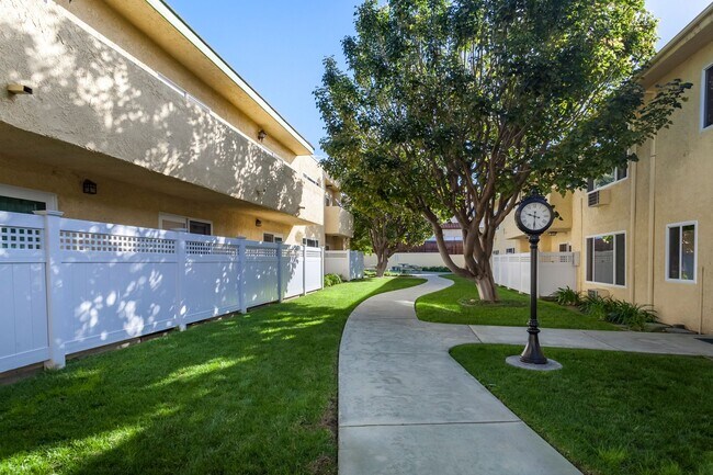 Building Photo - Beautiful 1 bedroom 1 bath Apartment