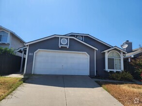 Building Photo - 3 Bedroom 2 Bath in HOA Community with Com...