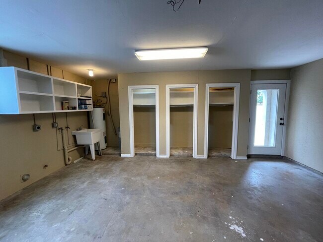 Building Photo - 2202 O'Kane St