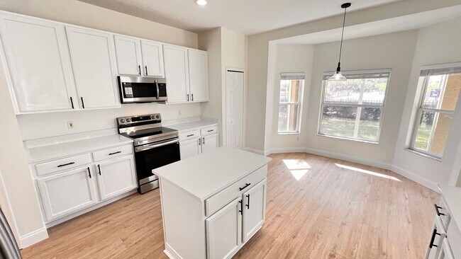 Building Photo - AWESOME 4BD/3BA in Orlando!!!