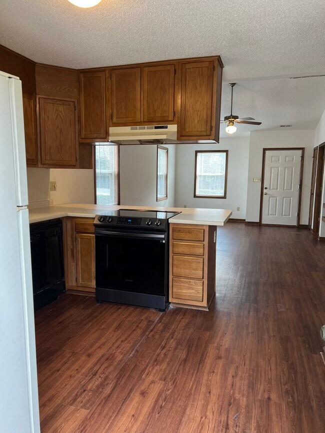 Building Photo - 120 Double Eagle Dr