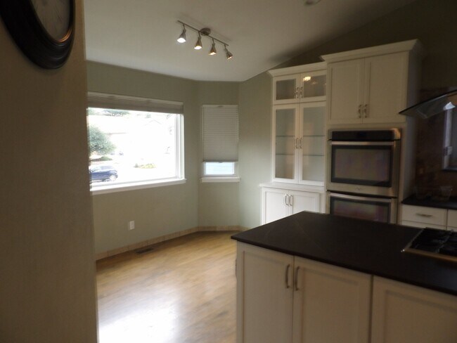 Building Photo - 1855 Smoke Ridge Dr