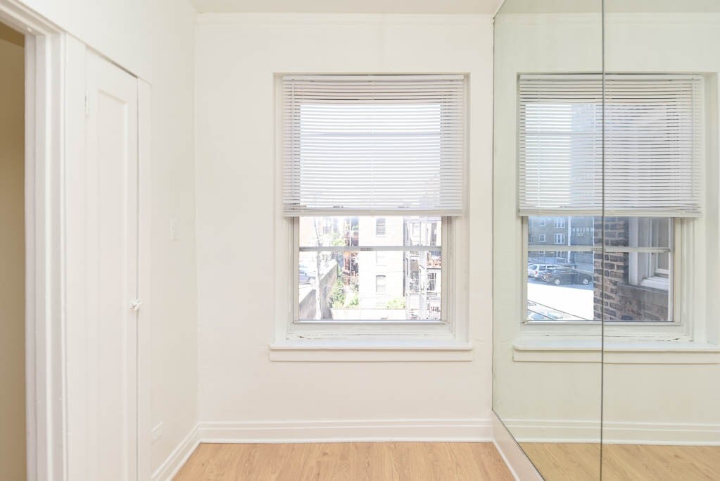 Building Photo - 457 W Melrose St