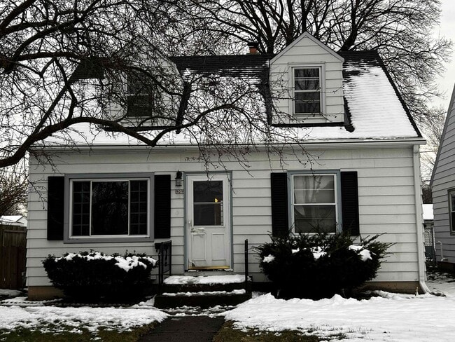 Building Photo - Large 3BR Single Family in St. Francis!!