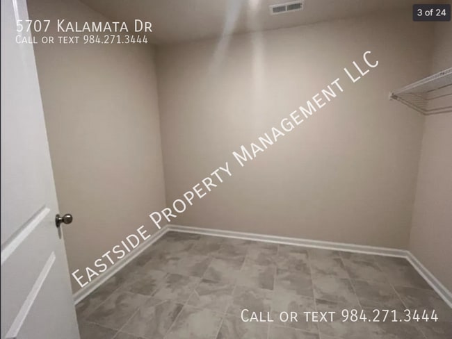 Building Photo - 5707 Kalamata Dr