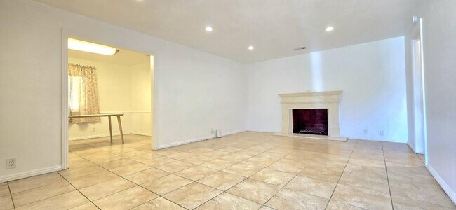 Building Photo - 9222 De Adalena St