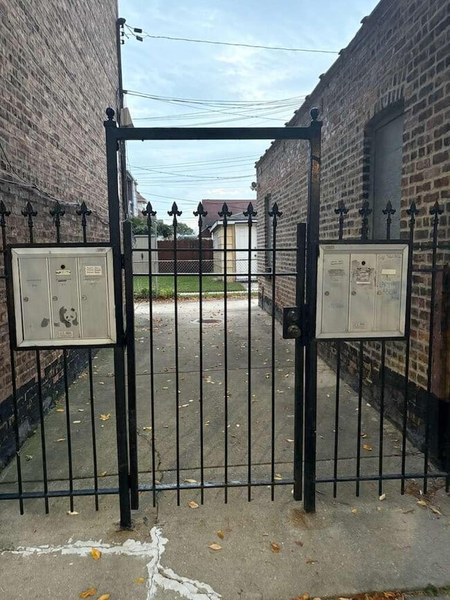 Building Photo - 3300 N Long Ave