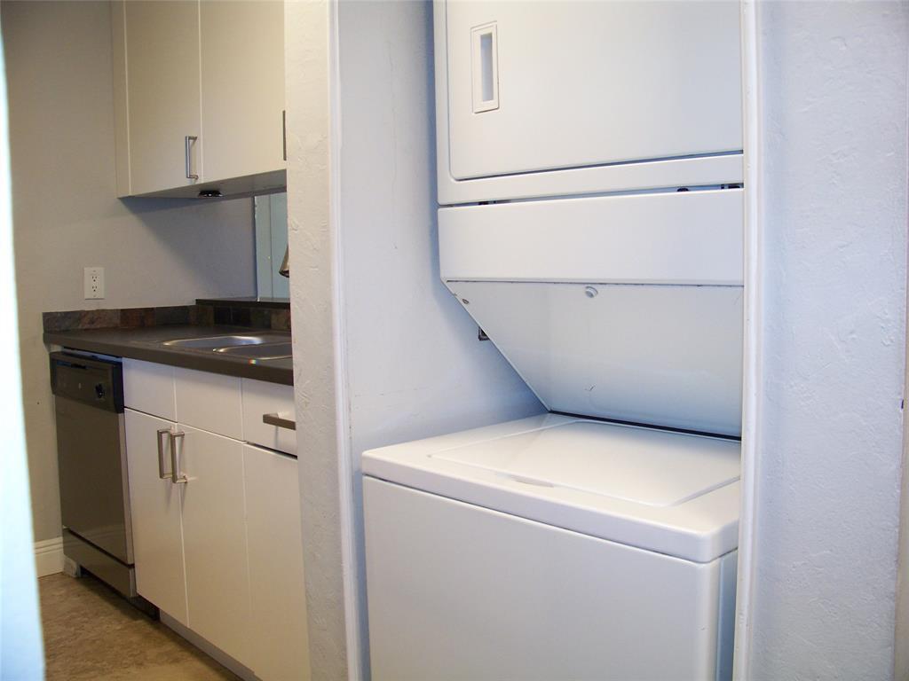 Building Photo - 3218 NW 103rd Ter