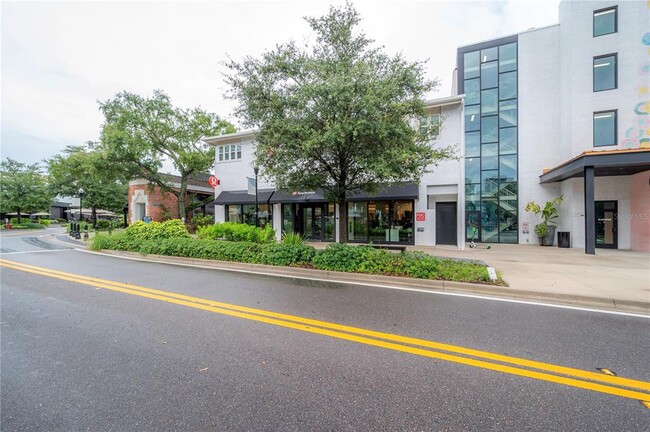 Building Photo - 762 S Village Cir
