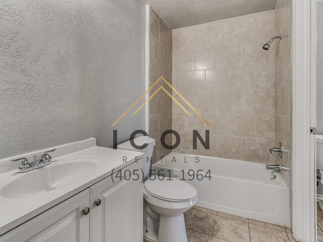 Building Photo - 10477 Aberdeen Dr